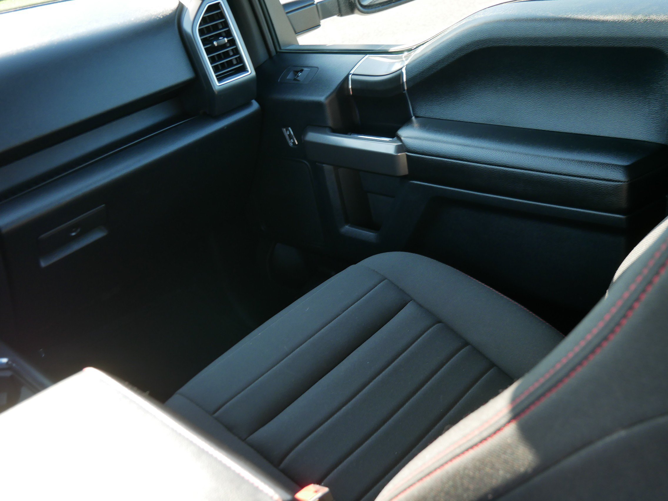Certified Used 2018 Black Ford XLT image 17