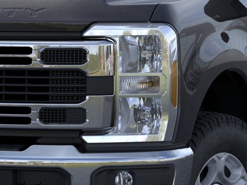 New 2026 Agate Black Metallic Ford F-250® XLT image 40