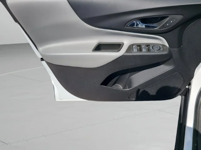 Used 2023 SUMMIT WHITE Chevrolet LS image 16