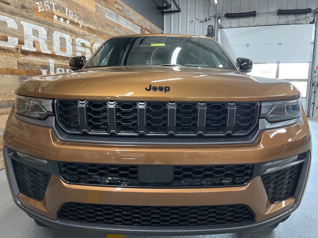 New 2026 Copper Shino Metallic Clear-Coat Exterior Paint Jeep Limited image 7
