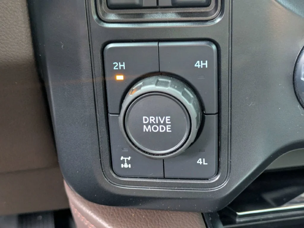 Used 2025 White Ford King Ranch image 26