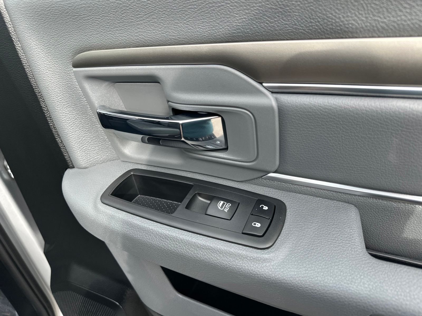 Used 2017 Silver Ram Big Horn image 45