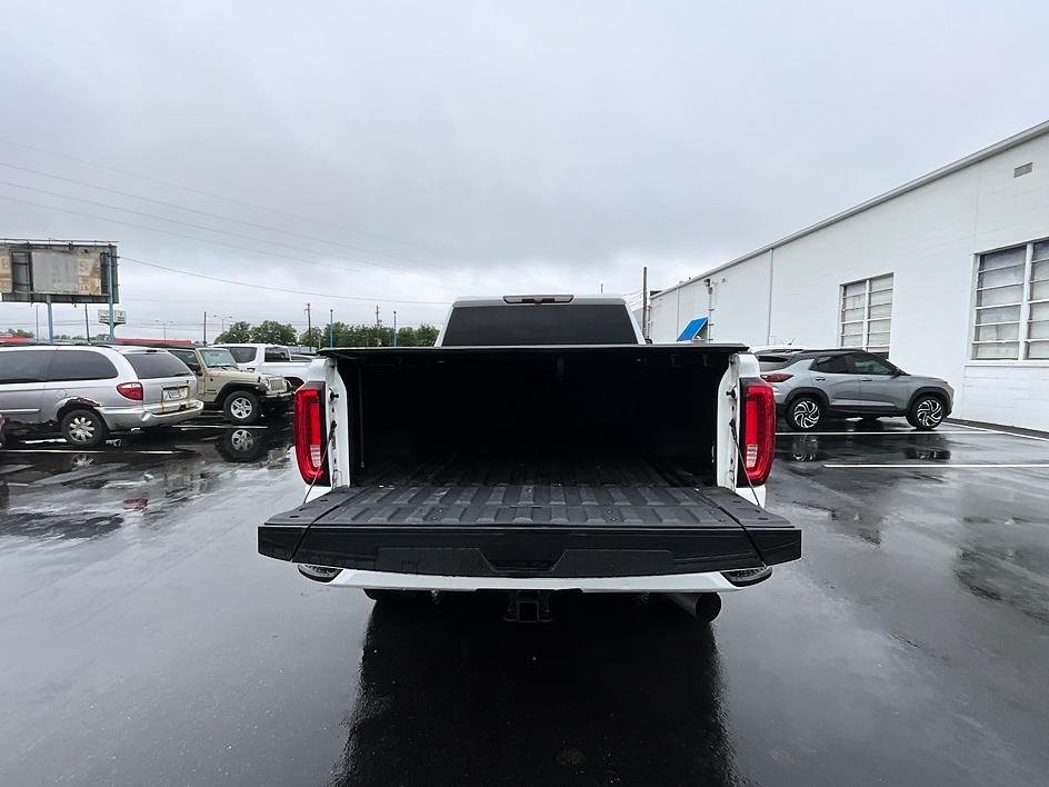 Used 2021 White GMC AT4 image 15