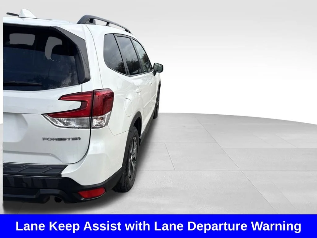 Used 2022 White Subaru Premium image 5