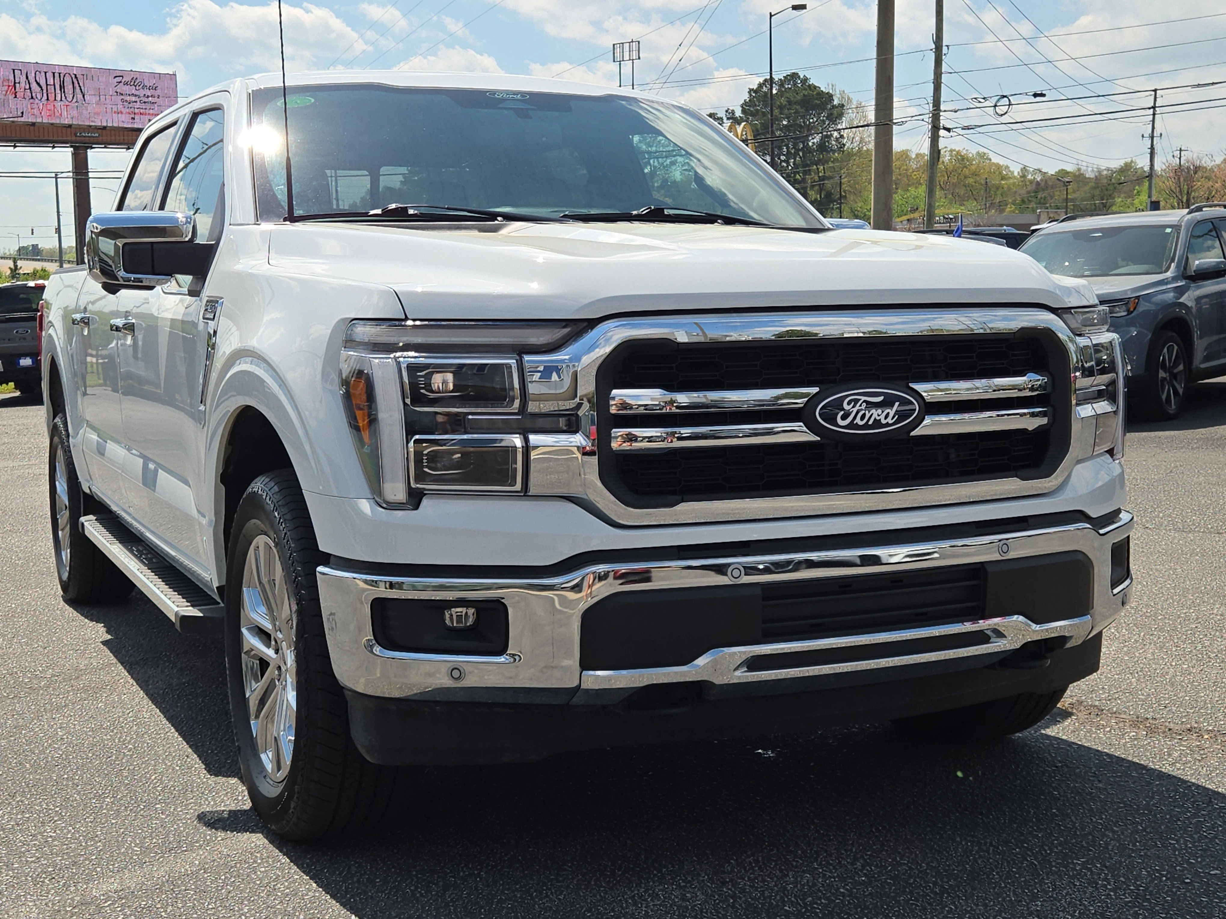 Used 2025 Oxford White Ford LARIAT image 5
