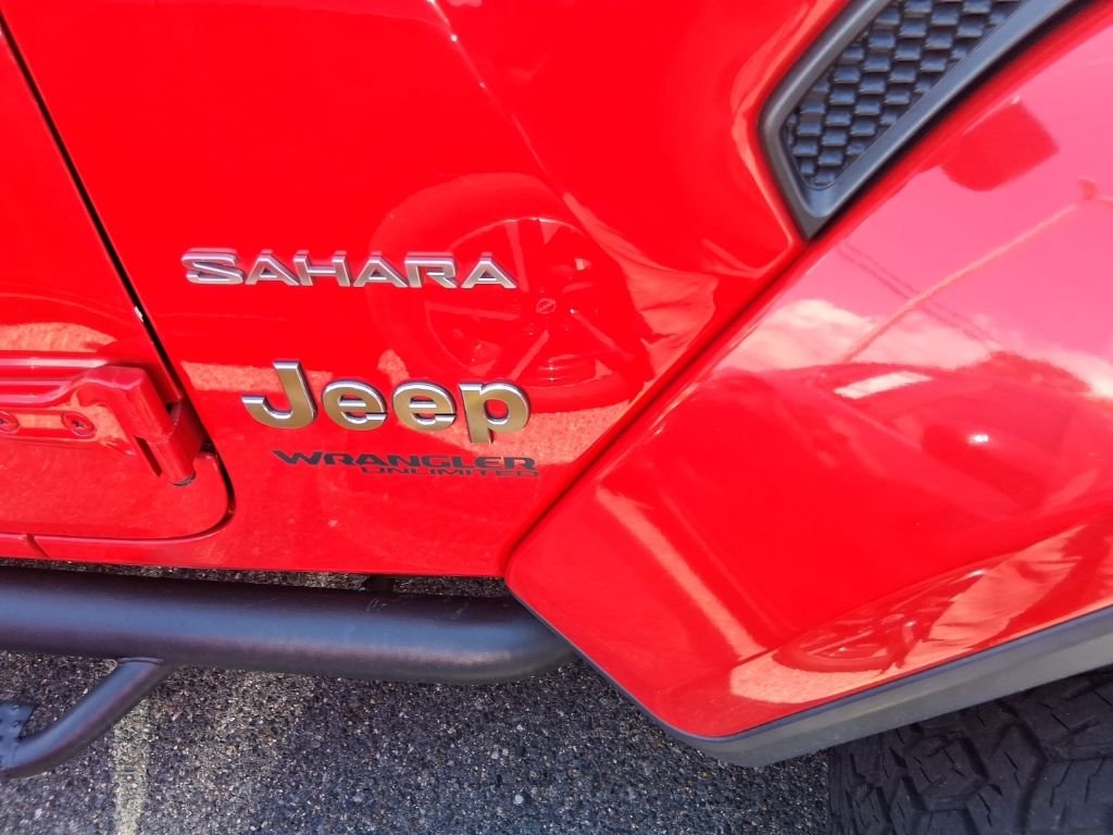 Used 2018 Red Jeep Unlimited Sahara image 5