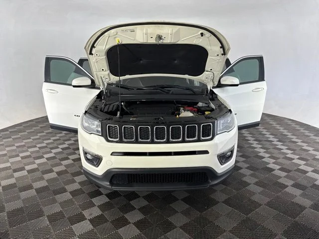 Used 2020 White Jeep Latitude image 11