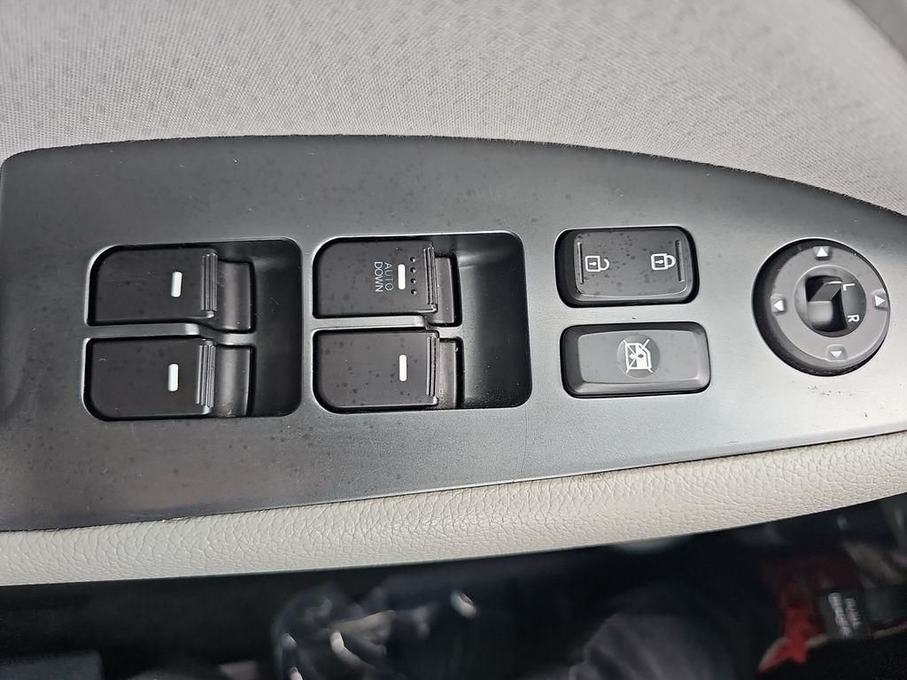 Used 2015 Black Kia LX image 25