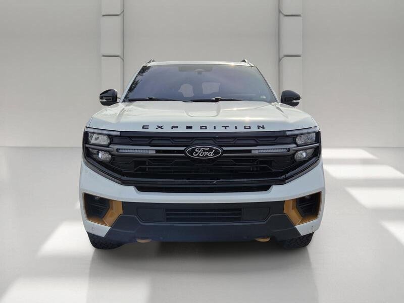 Used 2025 White Metallic FORD TREMOR 4X4 image 8