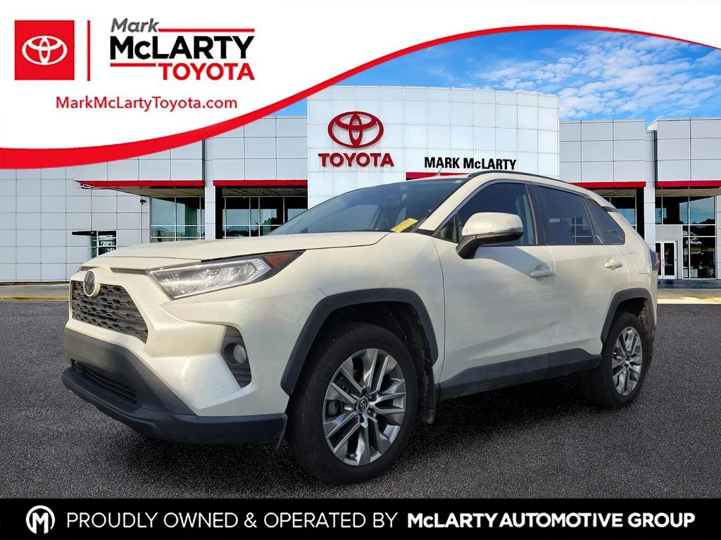 Used 2021 White Toyota XLE Premium image 1