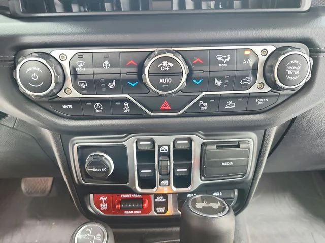 Used 2024 Silver Jeep Rubicon X image 32