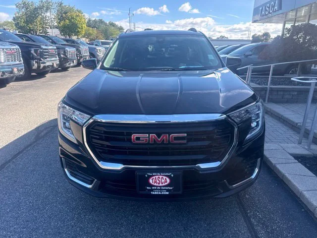 Used 2023 Black GMC SLE image 2