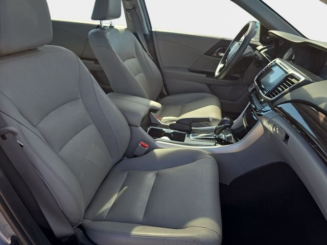 Used 2016  Honda EX-L image 12