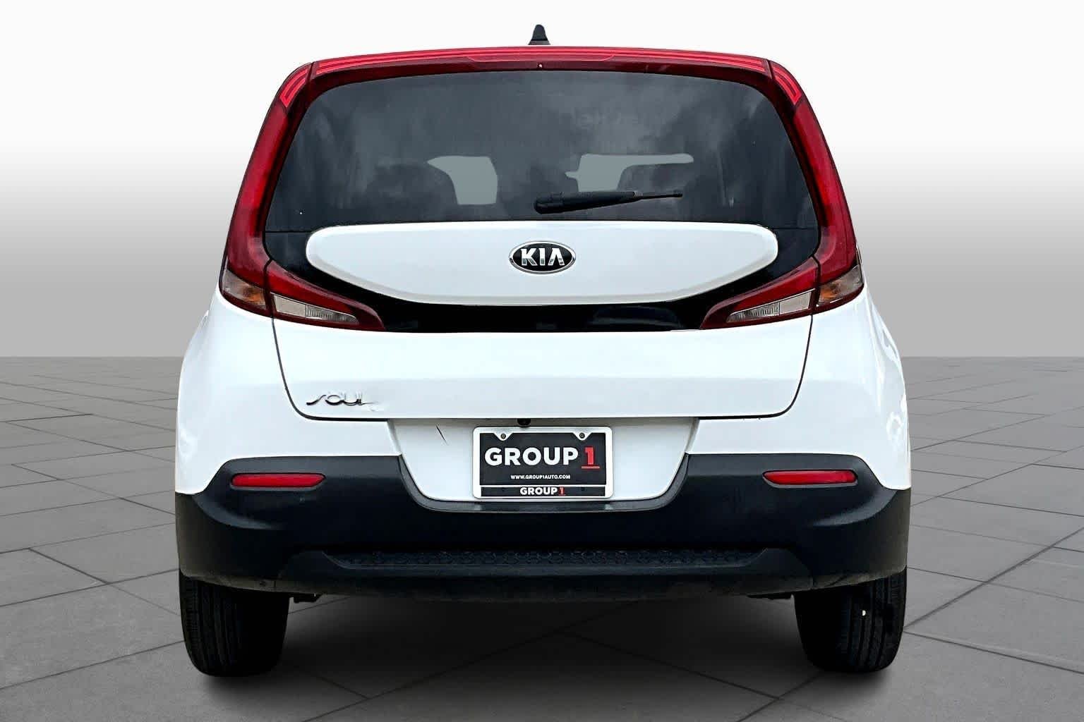 Used 2021 Snow White Pearl Kia LX image 5