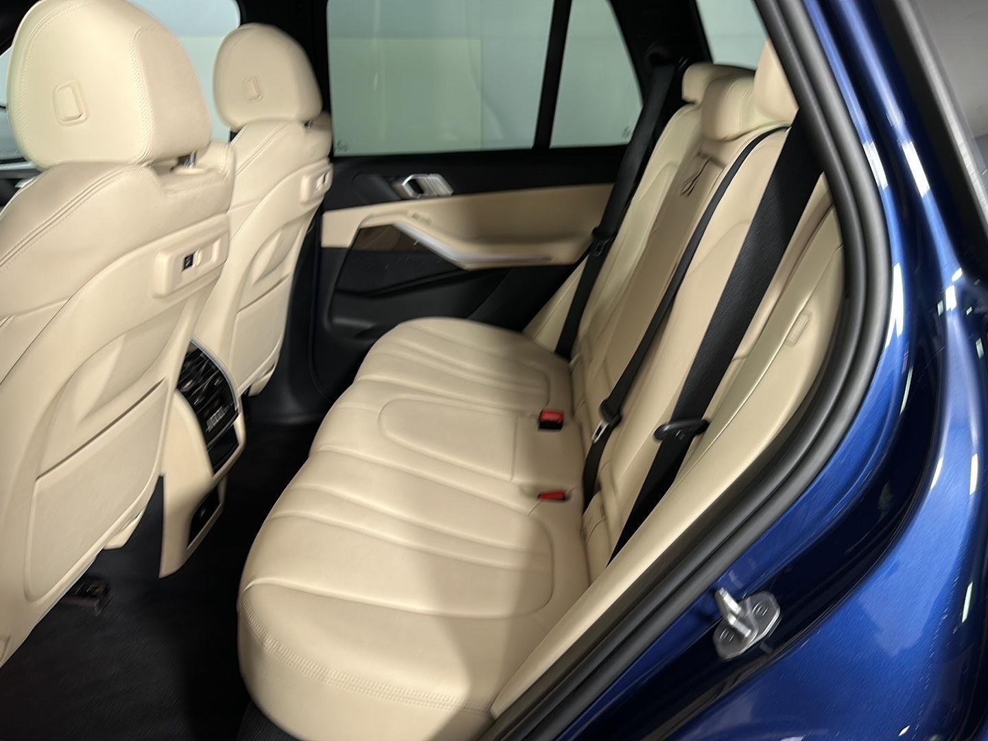 Used 2022 Phytonic Blue Metallic BMW xDrive40i image 26