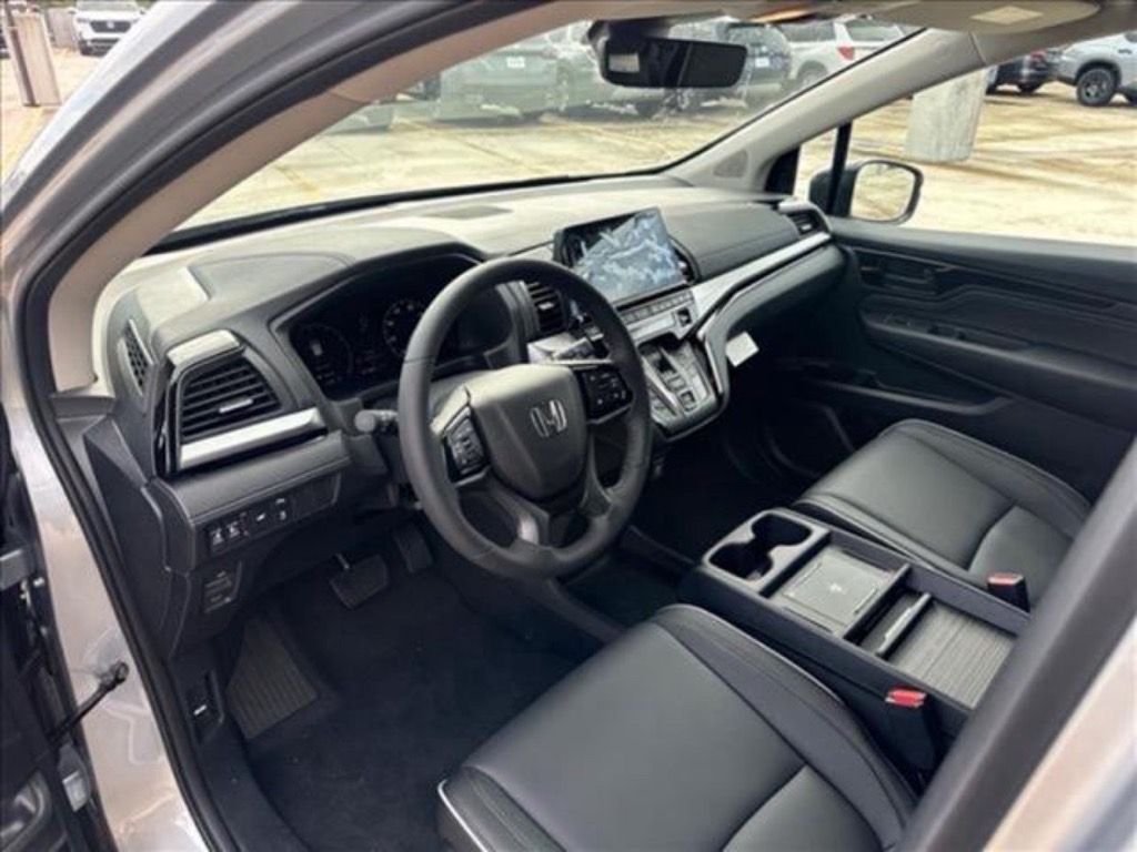 New 2026 Platinum White Pearl Honda Touring image 18