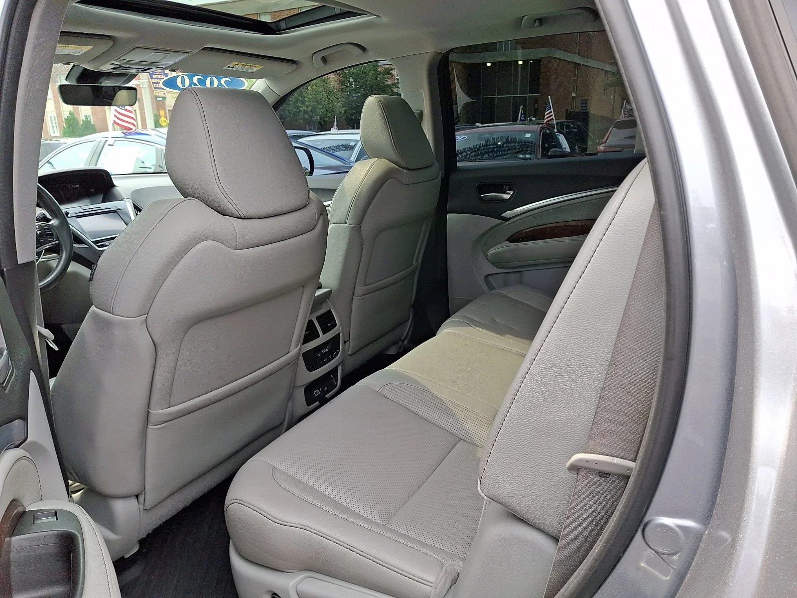 Used 2020 Lunar Silver Metallic Acura w/Technology Pkg image 8