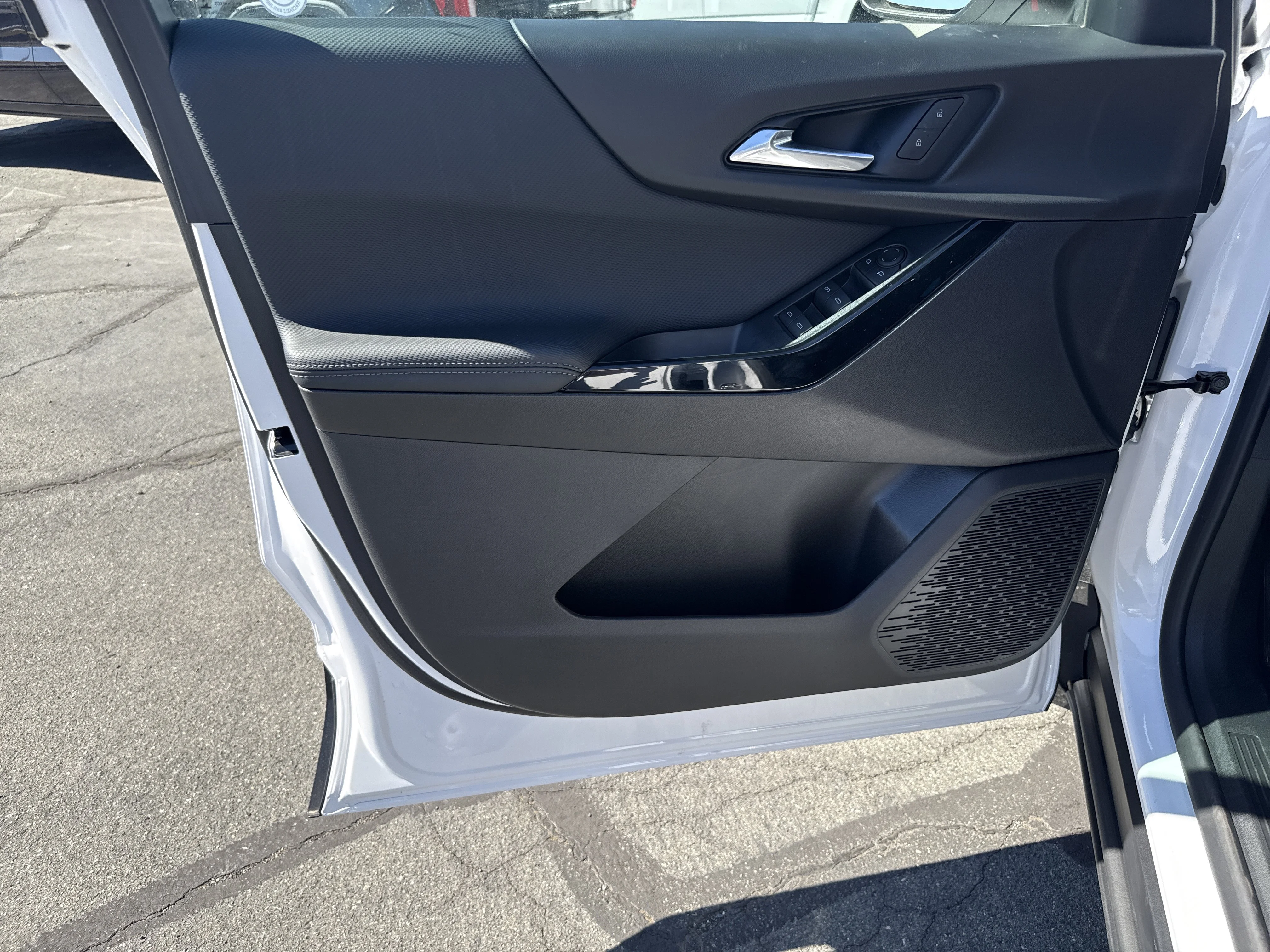 2026 Chevrolet Equinox LT - Photo 9