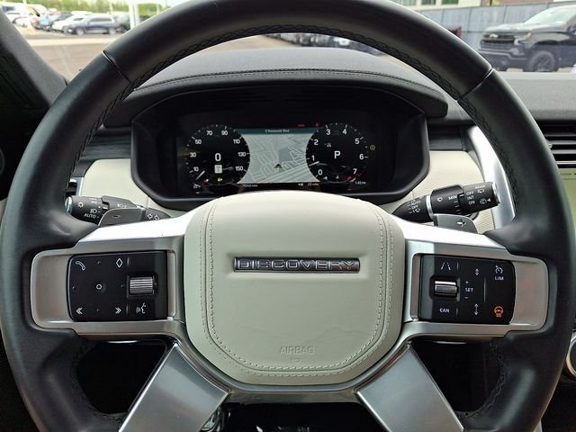 Used 2023 Santorini Black Land Rover Metropolitan Edition image 19