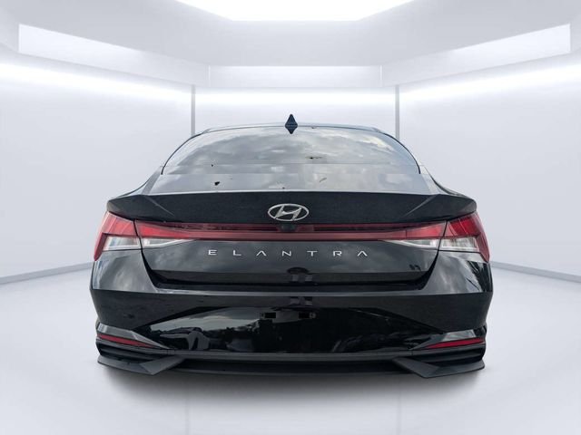 Used 2022 Black Hyundai SEL image 4