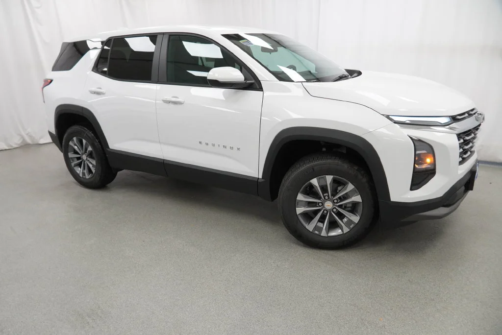 New 2027 Summit White Chevrolet LT image 6