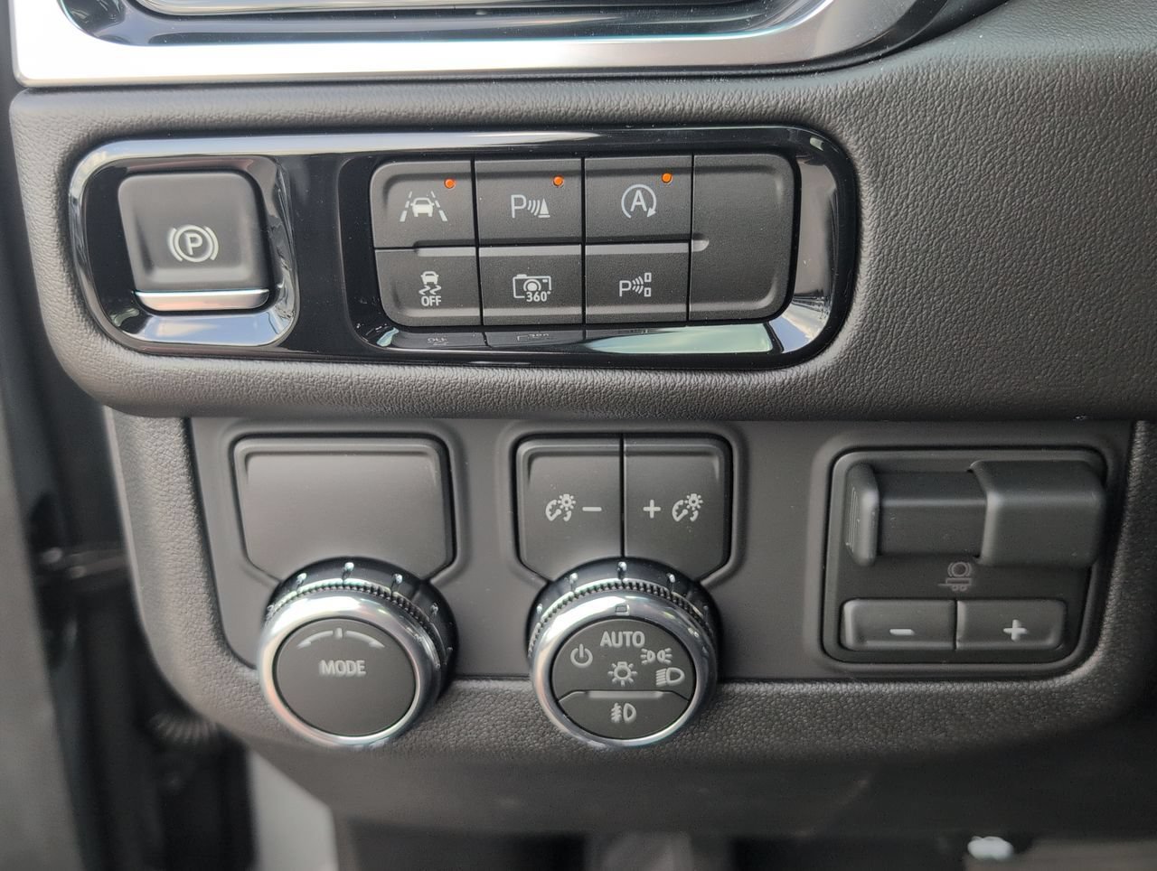 2026 GMC Yukon Elevation - Photo 18
