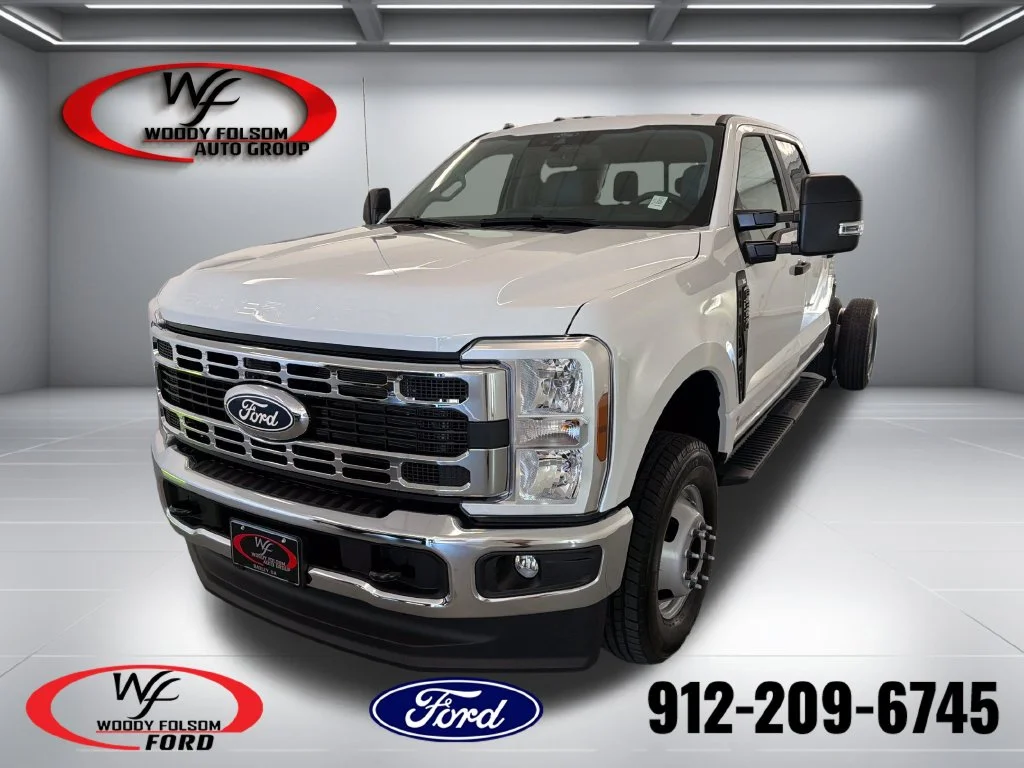 New 2027 Oxford White Ford F-350® XL image 1