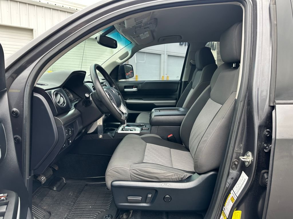 Used 2017 Gray Toyota SR5 image 11