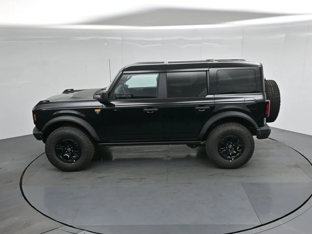 New 2026 Shadow Black Ford Badlands image 43