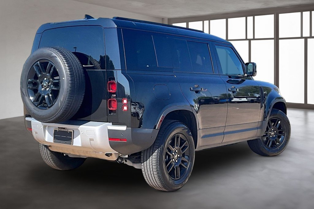 Used 2025 Black Land Rover S image 2