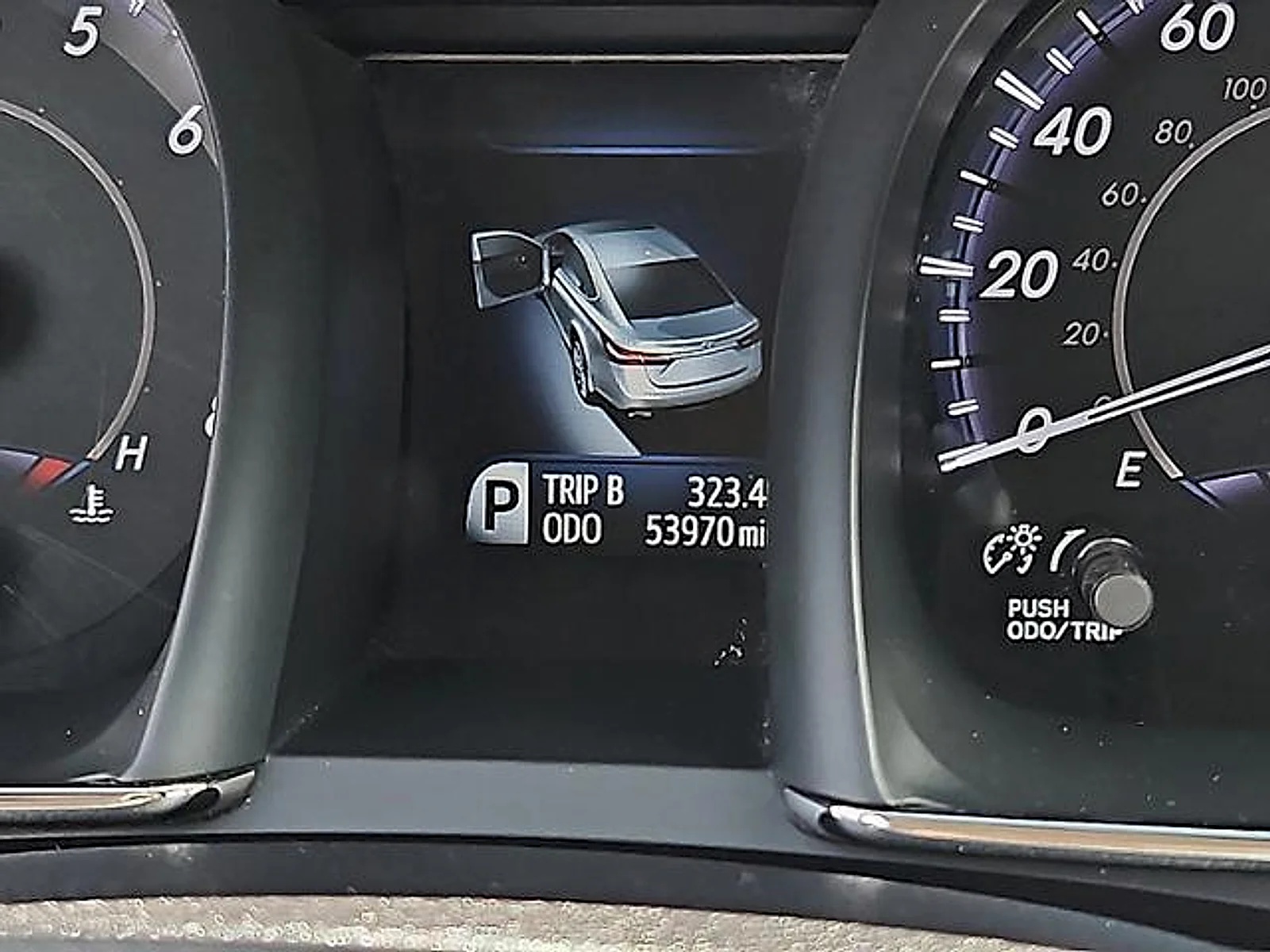 Used 2016 Magnetic Gray Metallic Toyota XLE image 28