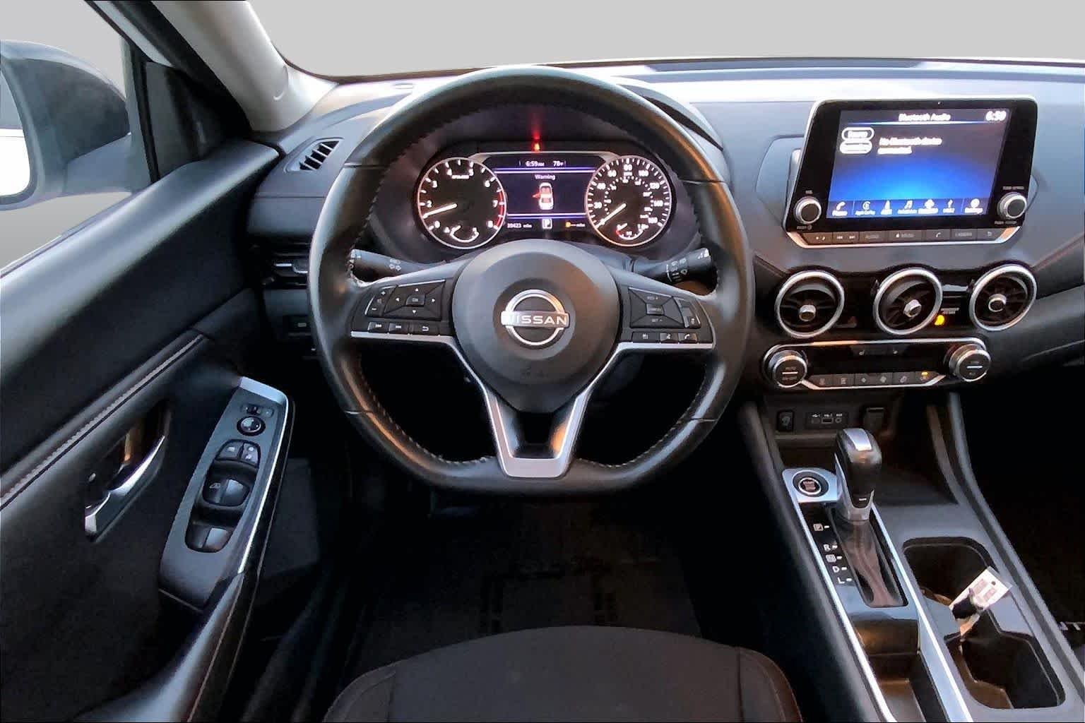 Used 2025 Aspen White Tricoat/Super Black Nissan SR image 6
