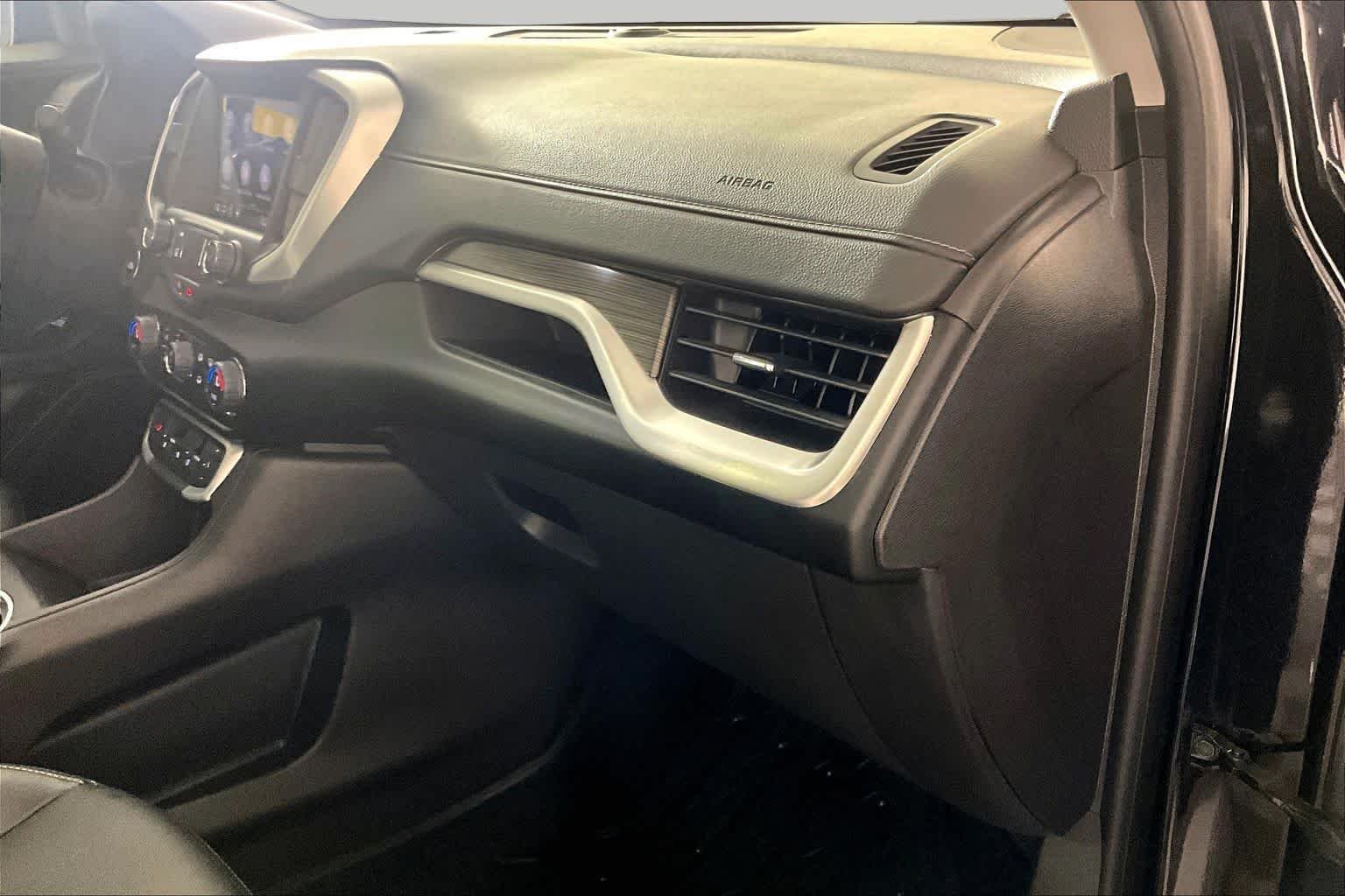 2024 GMC Terrain SLT - Photo 18