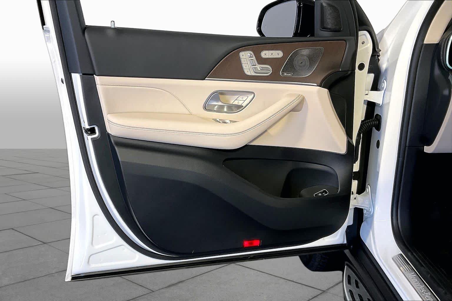 New 2027 Polar White Mercedes-Benz GLS 450 image 11