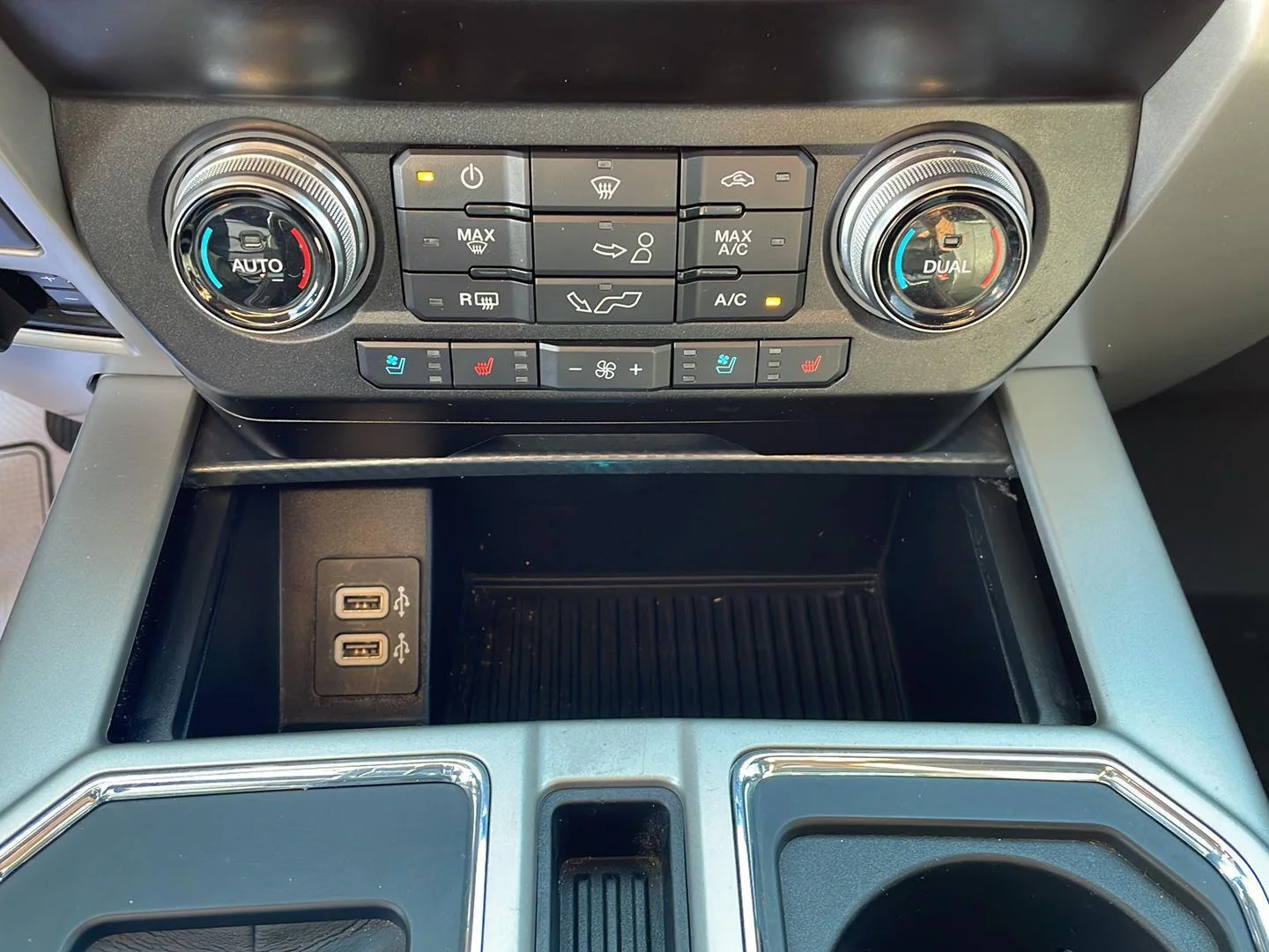 Certified Used 2020 Velocity Blue Ford LARIAT image 21