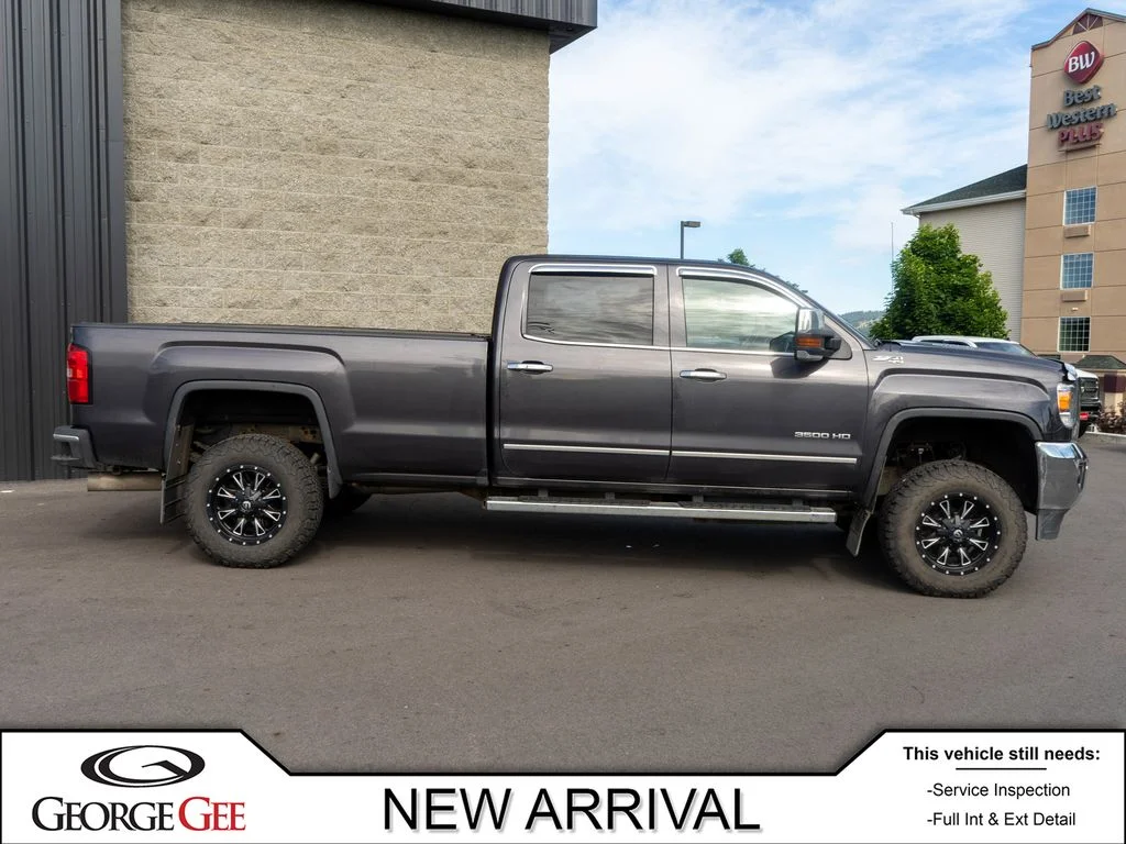 Used 2016 Gray GMC SLT image 8
