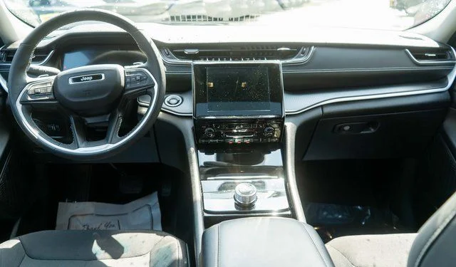 Used 2023 Black Jeep Laredo image 16