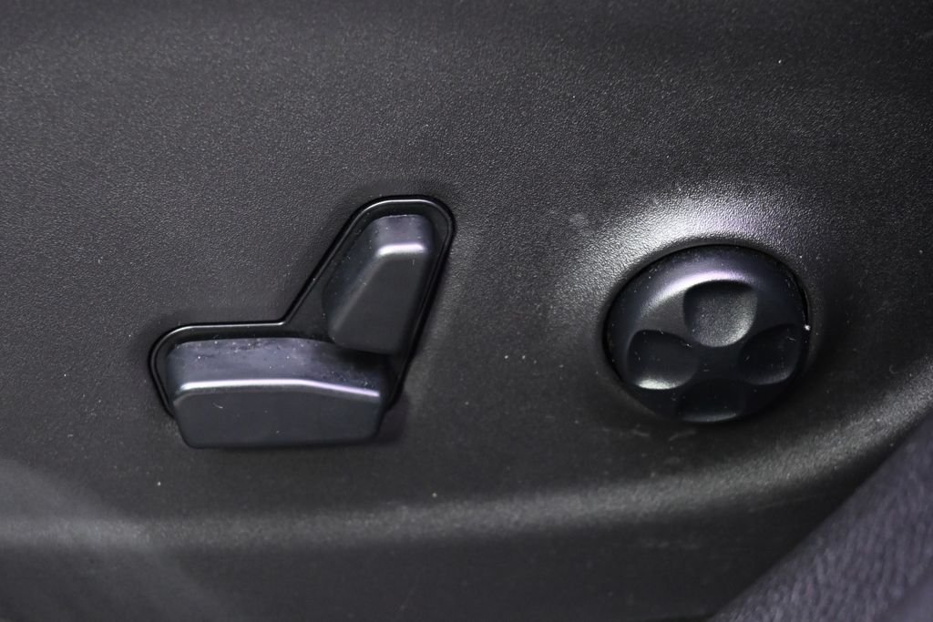 Used 2019 Blue Jeep Limited image 13