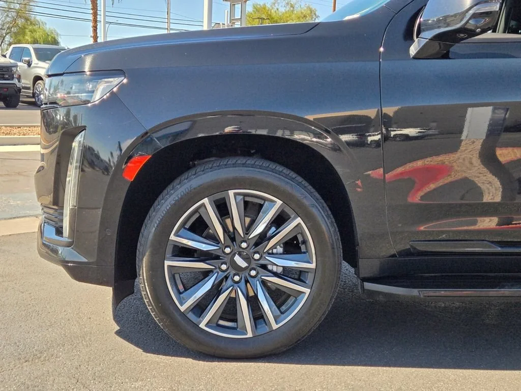 Used 2023 BLACK RAVEN Cadillac 4WD Sport image 9