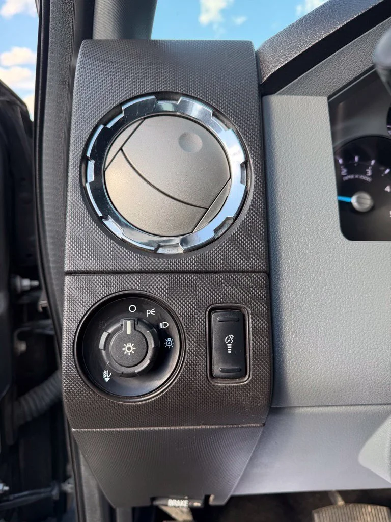 Used 2016 Gray Ford XLT image 11