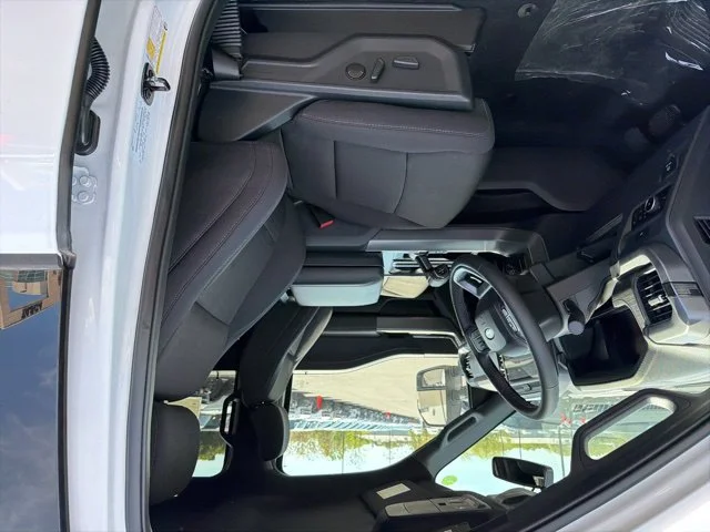 New 2026 Oxford White Ford XLT image 13