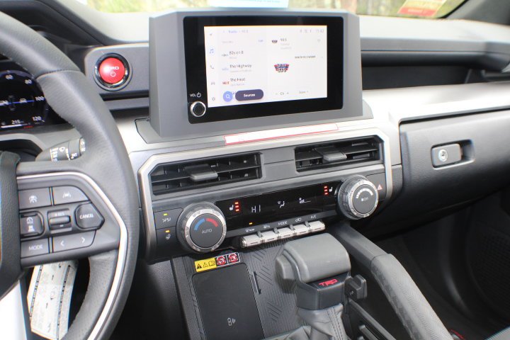 2025 Toyota 4Runner TRD Off-Road - Photo 10