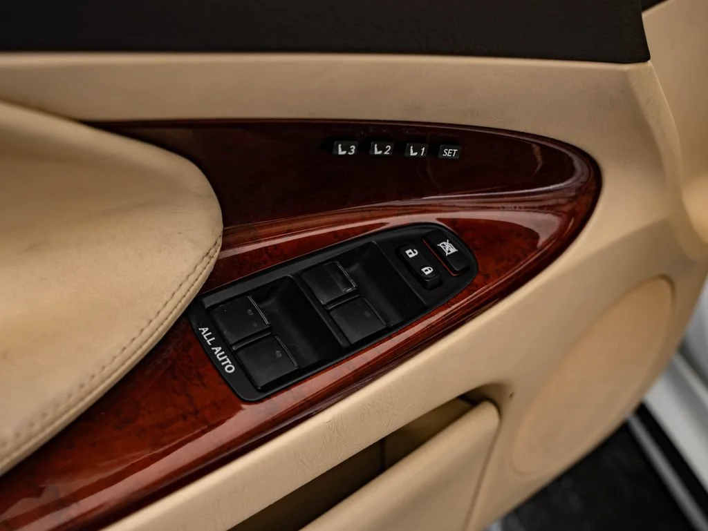 Used 2011 Starfire Pearl Lexus 350 image 24