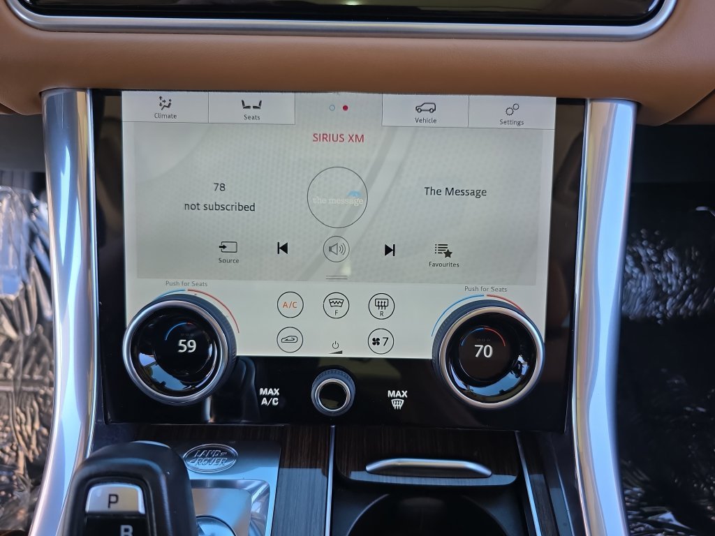 Used 2019 Gray Land Rover HSE Dynamic image 27