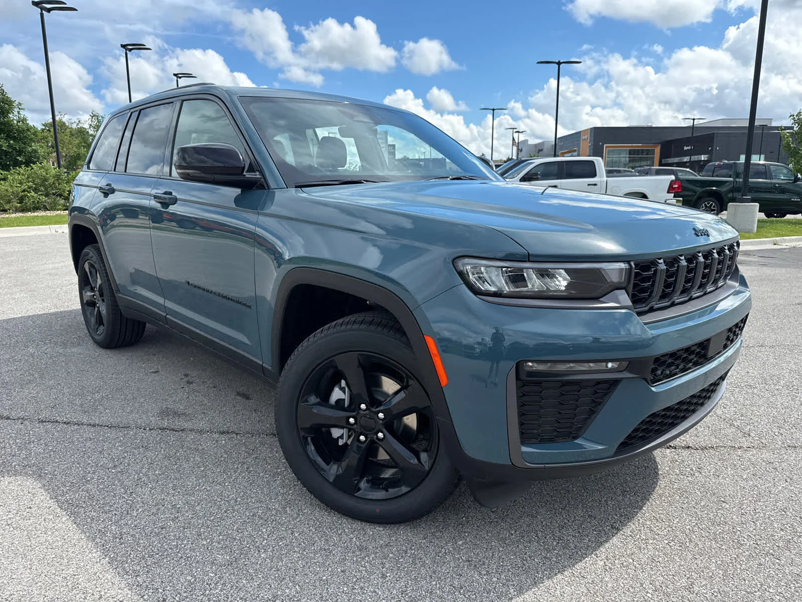 New 2026 Steel Blue Exterior Paint Jeep Limited image 2