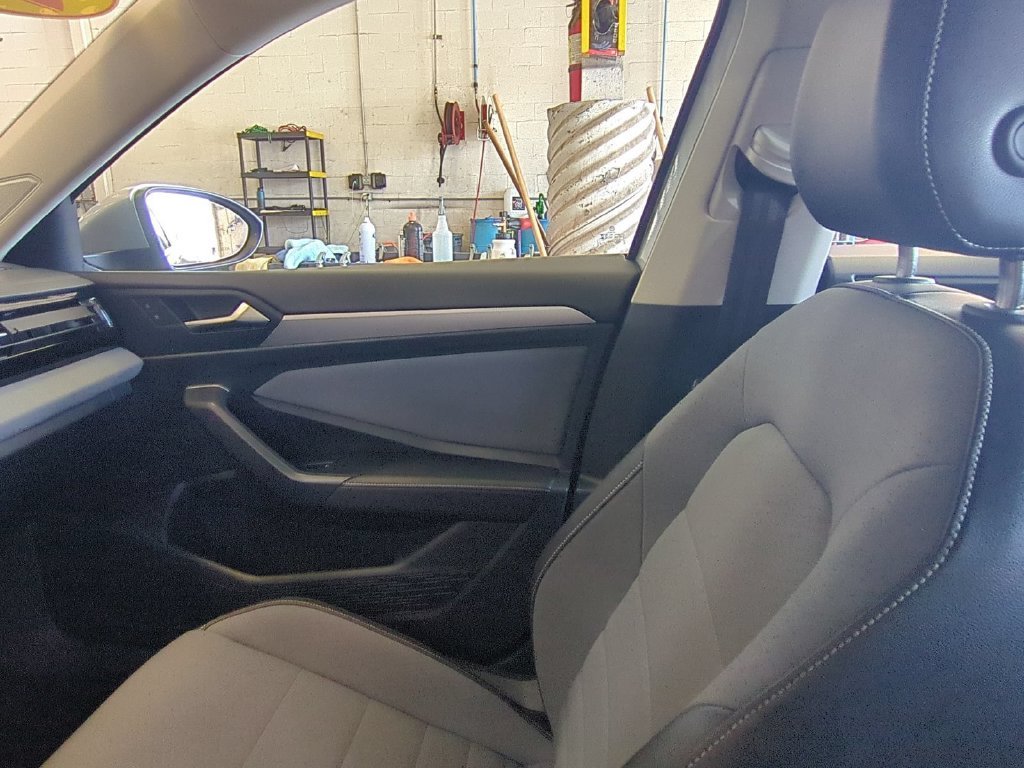 2025 Volkswagen Jetta SE - Photo 28