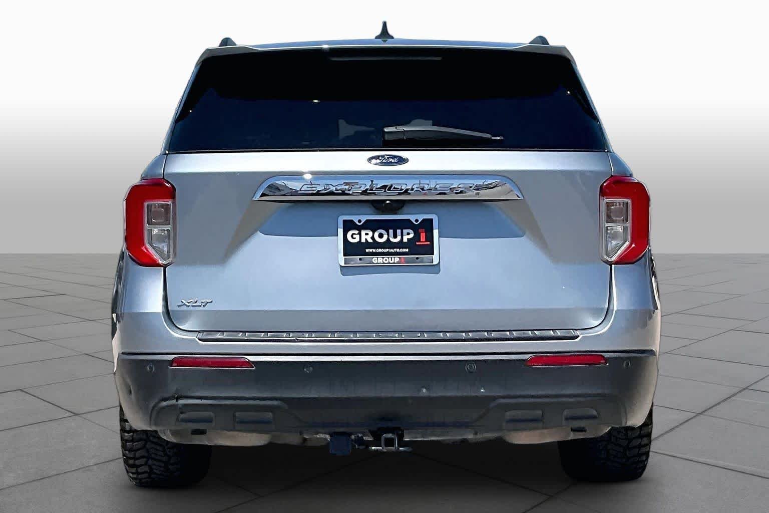 Used 2023 Iconic Silver Ford XLT image 5