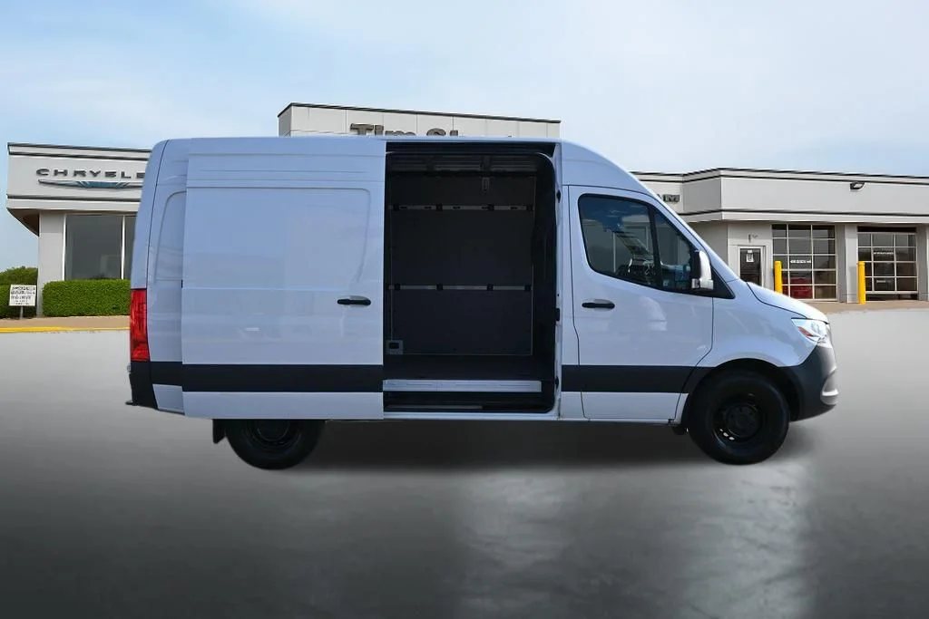 Used 2025 White Mercedes-Benz Cargo 144 WB image 9