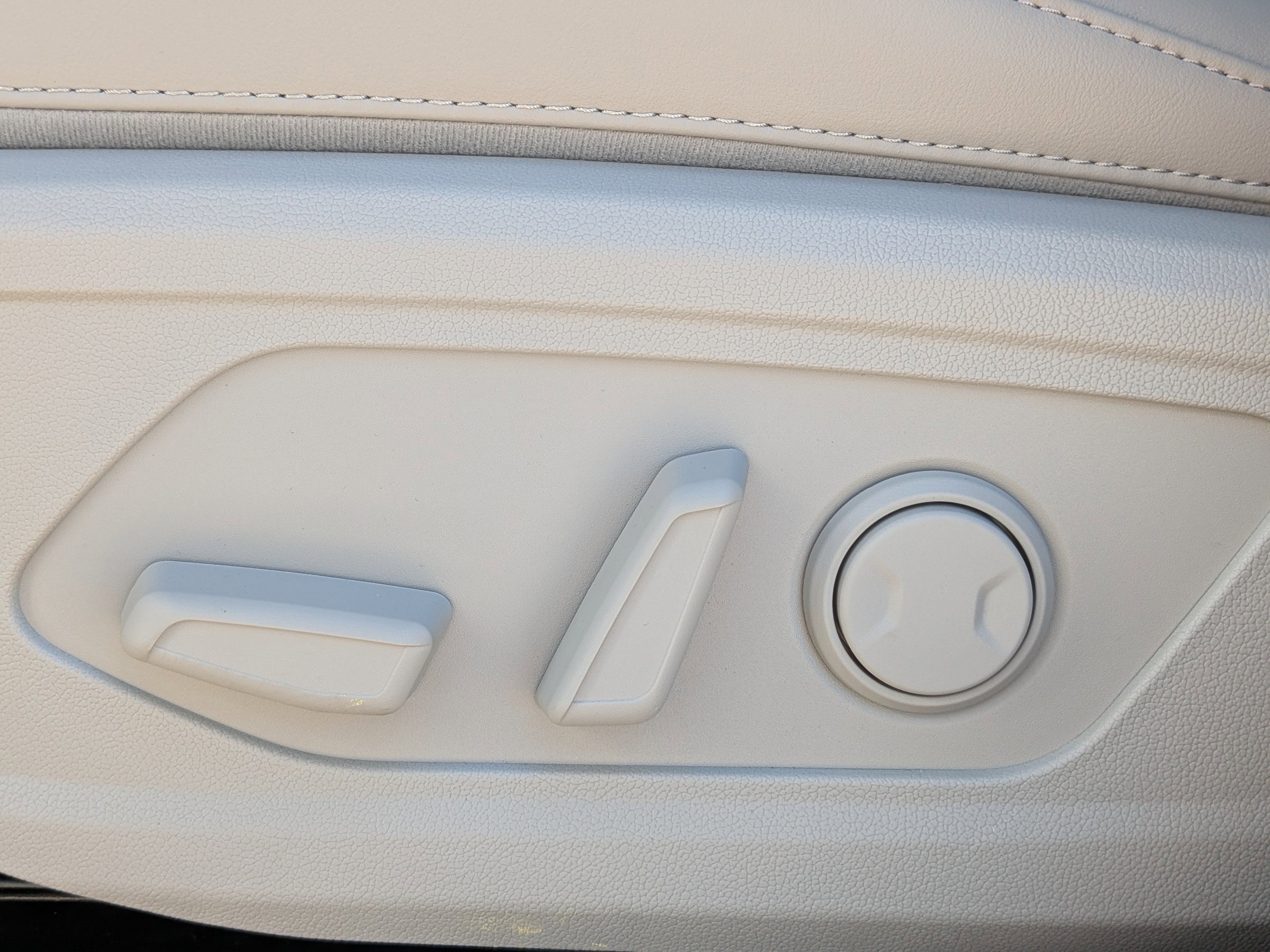 New 2026 Glacial White Pearl Kia S image 28