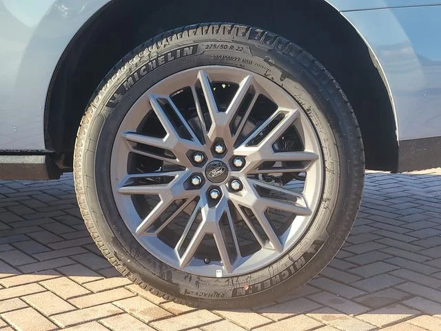 New 2027 Gray Metallic Ford Platinum image 8